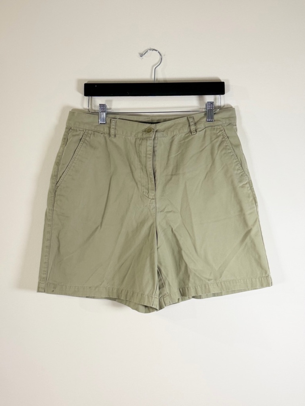 Lauren Ralph Lauren Women’s Light Olive Flat-Front Shorts